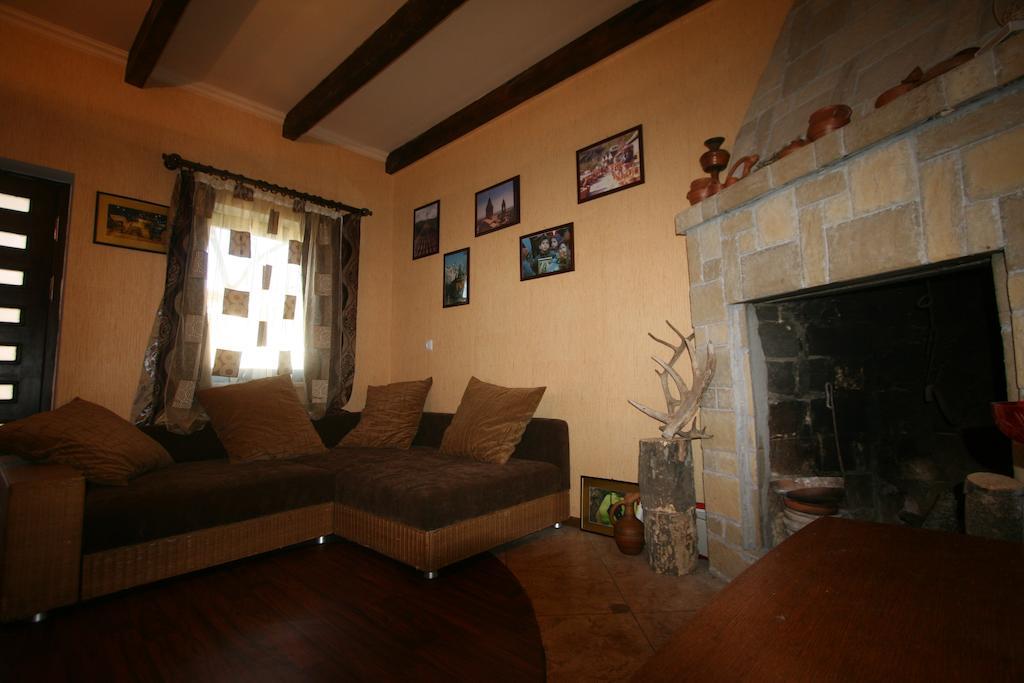 Villa Gelati Кутаиси Екстериор снимка
